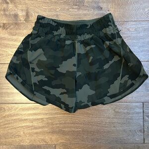 Lululemon Track That Mid-Rise Lined Short 5" in Heritage 365 Camo